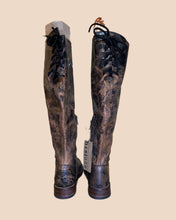 Load image into Gallery viewer, Bed Stu Cobbler Series Black and Brown Crackle Distressed Boot Size 7