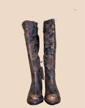 Load image into Gallery viewer, Bed Stu Cobbler Series Black and Brown Crackle Distressed Boot Size 7