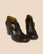 Load image into Gallery viewer, RARE: Clone Italia Buckle Brown Leather Heels