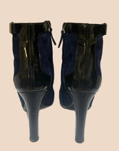 Load image into Gallery viewer, Tod's Navy Blue Suede Chukka Bootie