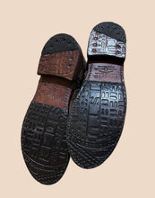 Load image into Gallery viewer, Bed Stu Cobbler Series Black and Brown Crackle Distressed Boot Size 7