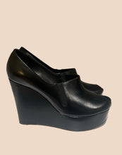 Load image into Gallery viewer, RARE: Rochas Platform Wedge in Black