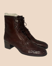 Load image into Gallery viewer, Marc Jacobs Burgundy Antique Style Boots Size 37