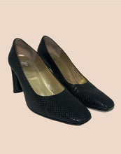 Load image into Gallery viewer, Charles Jourdan Snakeskin Pumps Size 7