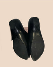 Load image into Gallery viewer, Robert Clergerie Hide Clog Size 6