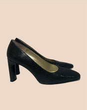 Load image into Gallery viewer, Charles Jourdan Snakeskin Pumps Size 7