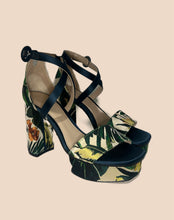 Load image into Gallery viewer, Stuart Weitzman Green Jungle Floral Platform Sandals Size 7