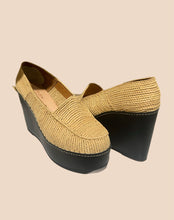 Load image into Gallery viewer, CarvenxRobert Clergerie Woven Raffia Wedge Sandals