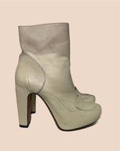 Load image into Gallery viewer, Roland Mouret Cream Bootie Heels Size 37