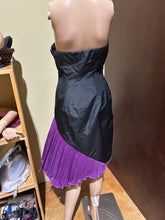 Load image into Gallery viewer, Welly Haute Couture Mary McFadden Plisse Pleated Dress Size IT 40/ US 4/6 Size Small