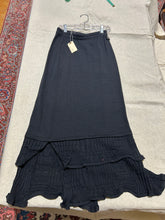 Load image into Gallery viewer, Essential Caty Lesca Maxi Skirt Size 6