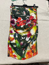 Load image into Gallery viewer, Nicole Miller Atelier Knee Length Floral Skirt Size 6