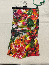 Load image into Gallery viewer, Nicole Miller Atelier Knee Length Floral Skirt Size 6