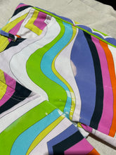 Load image into Gallery viewer, RARE Vintage Pucci Bright Iconic Pattern Capri Jeans Size 6