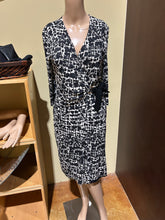 Load image into Gallery viewer, Vintage Gucci Black and White Contrast Wrap Dress Size 6