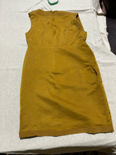 Load image into Gallery viewer, Rare Golden Gucci Dress Vintage Style 100% silk Fabric Size 6