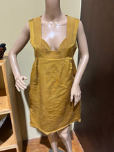 Load image into Gallery viewer, Rare Golden Gucci Dress Vintage Style 100% silk Fabric Size 6