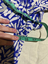 Load image into Gallery viewer, Diane von Furstenberg 100% Silk Blue And White Patterned Mini Dress Size 8