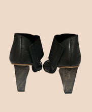 Load image into Gallery viewer, 7RIP7YCH Sculptural Wooden Heel Size 37
