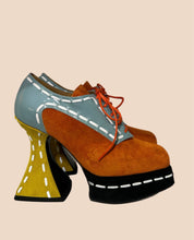 Load image into Gallery viewer, John Fluevog RARE Iconic Original Munster Contrast Stitching Size 7
