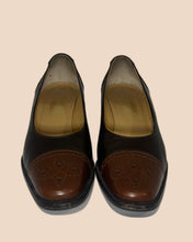 Load image into Gallery viewer, Alexander Nicolette Brown and Black Pumps Size 39
