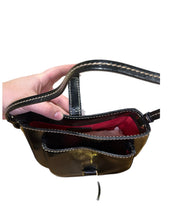 Load image into Gallery viewer, Moschino Black Leather Contrast Stitching Heart Clasp Hand Bag
