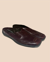 Load image into Gallery viewer, Sesto Meucci Burgundy Mule Loafer Size 7
