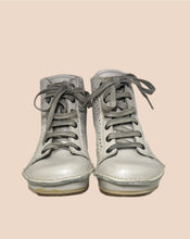 Load image into Gallery viewer, The Art Company Punched White Leather Heel Size 37
