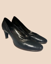 Load image into Gallery viewer, Giorgio Armani Simple Black Leather Pumps Size IT 39
