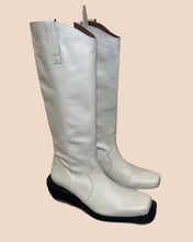 Load image into Gallery viewer, Alohas White Cowboy Boots Size 38
