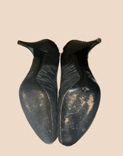 Load image into Gallery viewer, Vintage Charles Jourdan Ruched Black Pump
