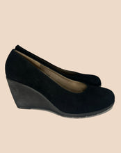 Load image into Gallery viewer, Mortarotti Suede Wedges Size 38

