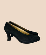Load image into Gallery viewer, Sergio Rossi Black Suede Pump Size 38.5
