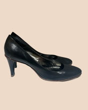 Load image into Gallery viewer, Giorgio Armani Simple Black Leather Pumps Size IT 39
