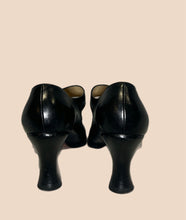 Load image into Gallery viewer, Sergio Rossi Classic Mary Jane Style Heel Size 39
