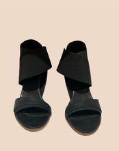 Load image into Gallery viewer, 7RIP7YCH Sculptural Wooden Heel Size 37
