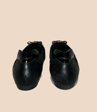 Load image into Gallery viewer, Hogan Flats Size 39
