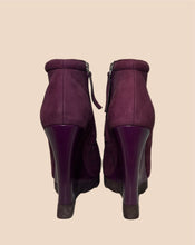 Load image into Gallery viewer, Camilla Skovgaard Purple Suede Wedge Size 37
