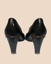 Load image into Gallery viewer, Giorgio Armani Simple Black Leather Pumps Size IT 39
