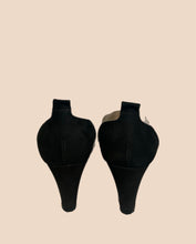 Load image into Gallery viewer, Pancaldi Canvas and Nubuck Leather Pumps Size 39
