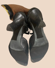 Load image into Gallery viewer, Thierry Rabotin Black Leather Pumps Size IT 39
