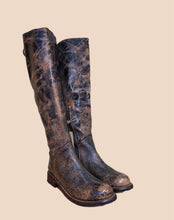 Load image into Gallery viewer, Bed Stu Cobbler Series Black and Brown Crackle Distressed Boot Size 7
