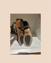 Load image into Gallery viewer, Vintage Italian Leather Sandals with Wooden Heel Size IT 39
