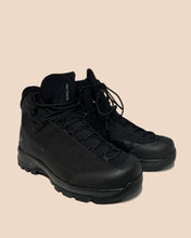 Load image into Gallery viewer, Arcteryx Black Hiking Boots Size 38.5
