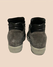 Load image into Gallery viewer, Igi&amp;Co Zip Up Bedazzled Sneakers Size 38
