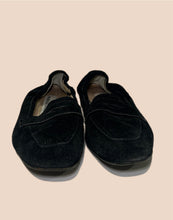 Load image into Gallery viewer, Guido Pasquali Milano Suede Loafer Slippers Size 39.5
