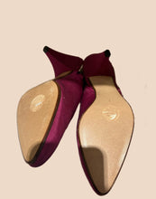 Load image into Gallery viewer, Maraolo Dark Fuchsia  Kitten Heels
