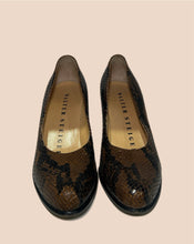Load image into Gallery viewer, Walter Steiger Snakeskin Pumps Size 7
