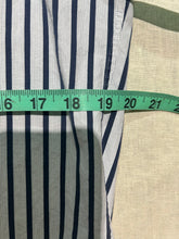 Load image into Gallery viewer, Hugo Boss Mens Vertical Striped Shirt Oversized Size US 6/ IT 42
