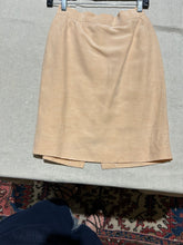 Load image into Gallery viewer, Vintage Apricot Silk linen Matching Set: Blazer, Shirt and Skirt Combo Shirts Size IT 42

